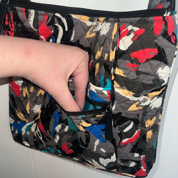 Vera Bradley crossbody - like new. - Picture 4 of 6